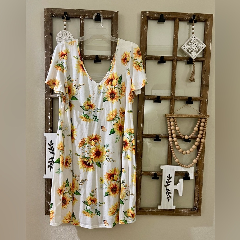 White Sunflower Floral V-Neck Dress